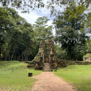 A Day Trip Transfer Sightseeing Phnom Penh - Siem Reap